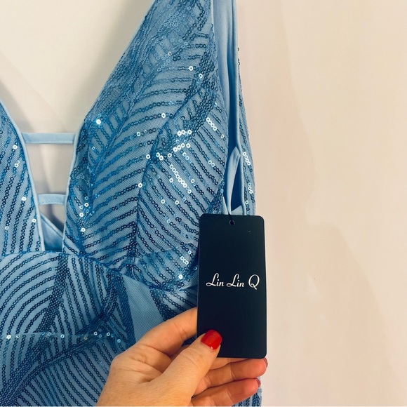 Light Baby Blue Sequin Stretch V-Neck Dress Gown Sz XL NWT - Picture 9 of 11